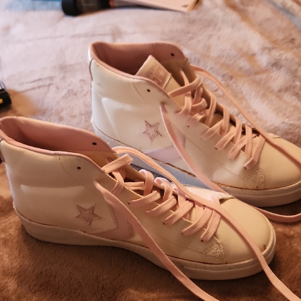 Converse Women's High-Top Sneakers in Cream and Pink